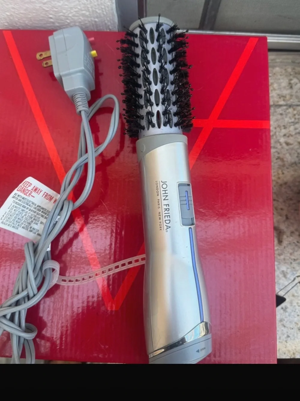 Silver Hot Air Round Brush for women’s Grooming - Silver